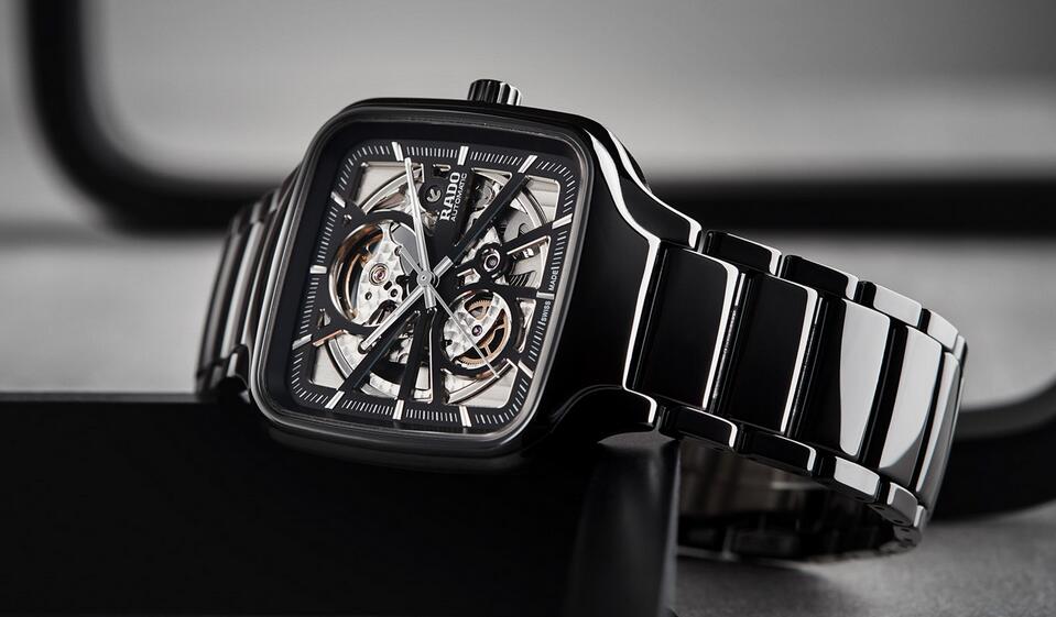 Best replica watches make the most of the top high-tech ceramic material.